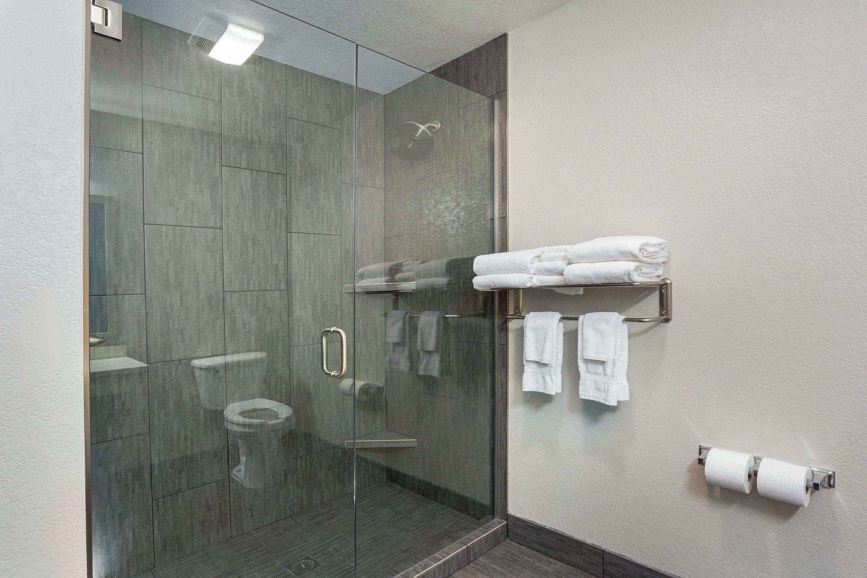 Comfort Inn & Suites Tualatin - Lake Oswego South Экстерьер фото