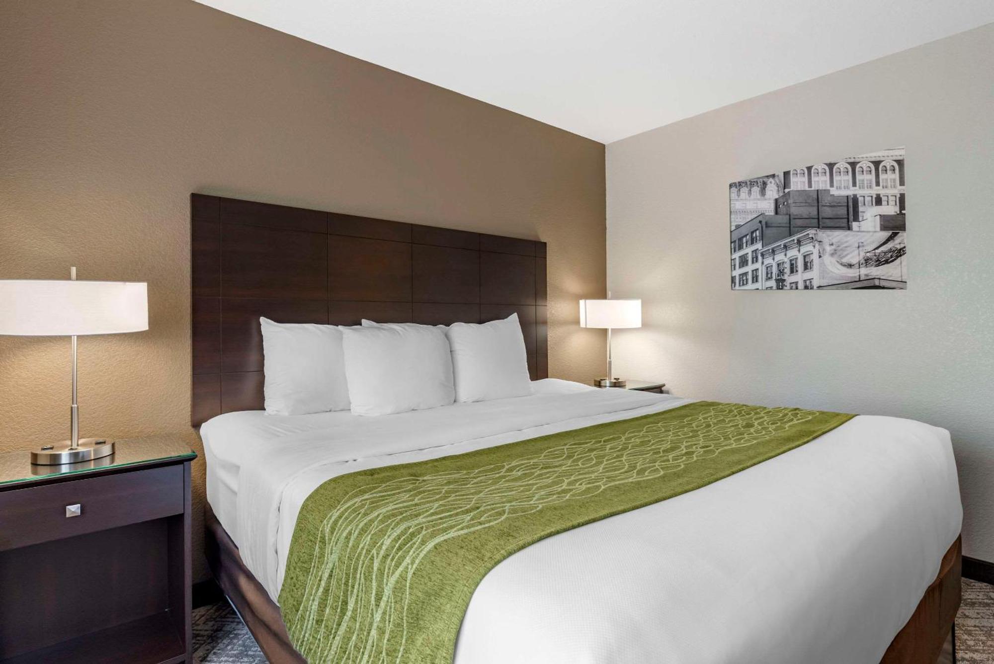 Comfort Inn & Suites Tualatin - Lake Oswego South Экстерьер фото