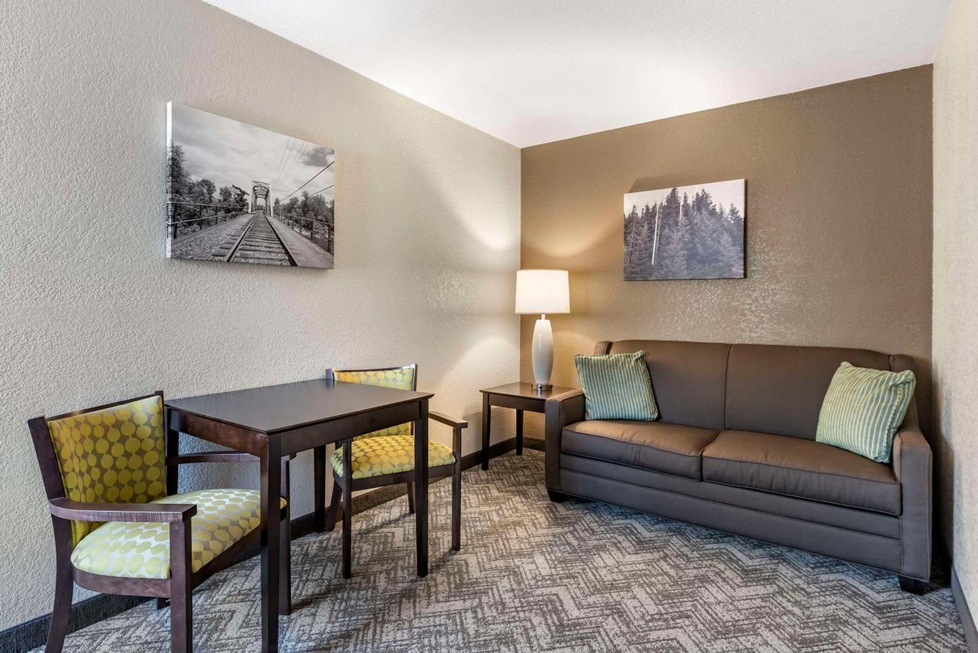 Comfort Inn & Suites Tualatin - Lake Oswego South Экстерьер фото