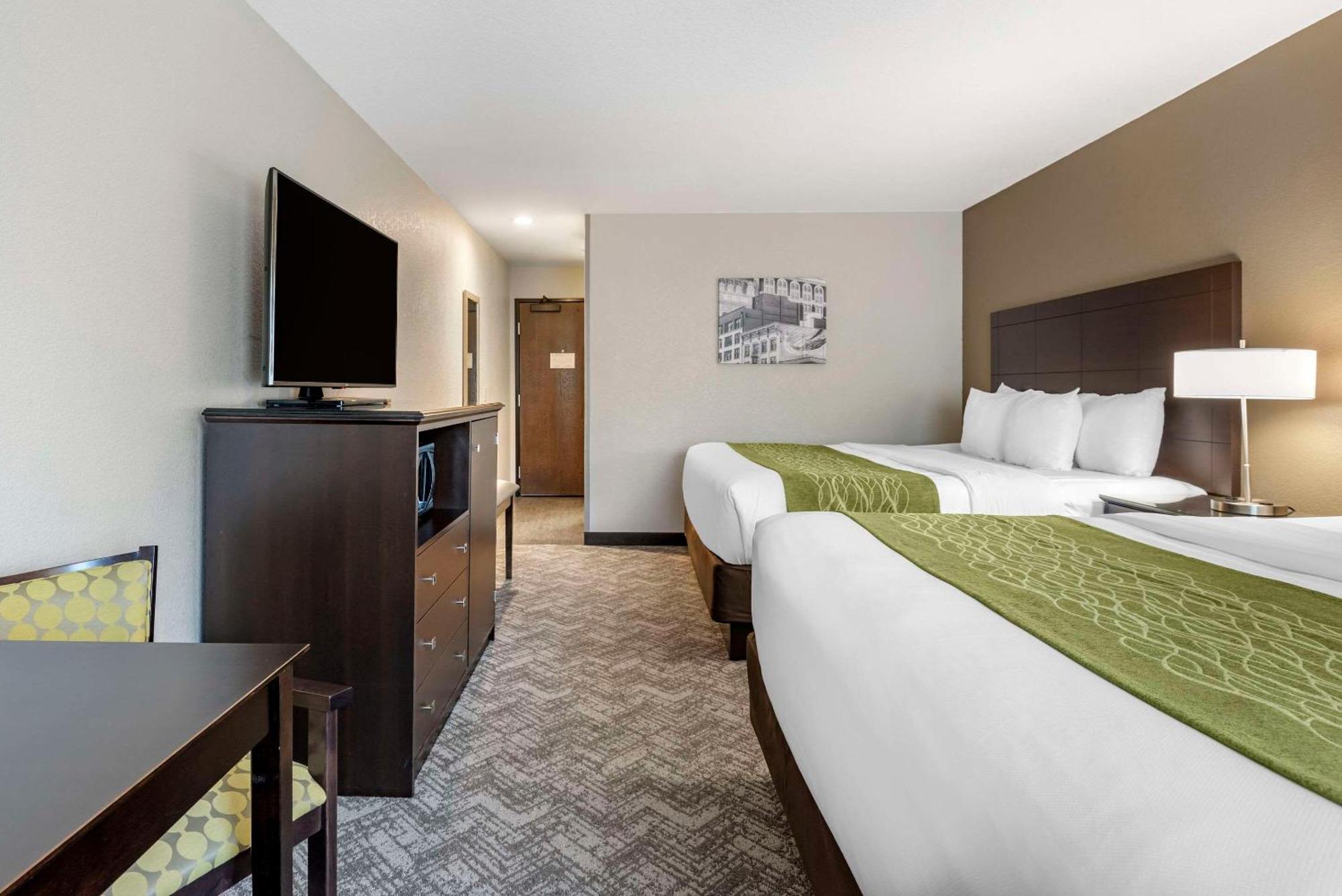 Comfort Inn & Suites Tualatin - Lake Oswego South Экстерьер фото